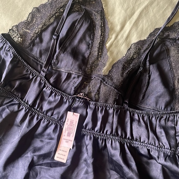 Victoria Secret Camisole. Size S. - Picture 4 of 4